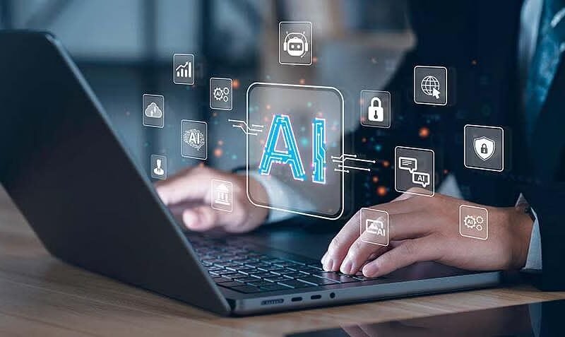 Ten AI Industry Leaders Collaborate on Innovative & Free Generative AI Course for Enterprise Professionals