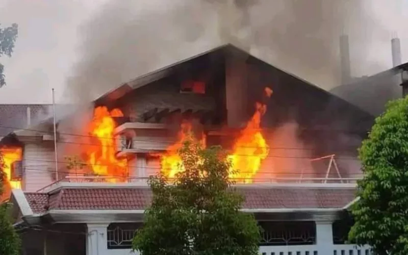 Former Cricketer And MP Mashrafe Mortaza's House Set On Fire As Bangladesh Remains On Boil