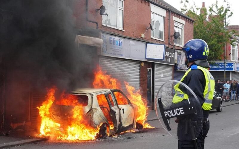 Keir Starmer to hold emergency Cobra meeting this morning over violent riots