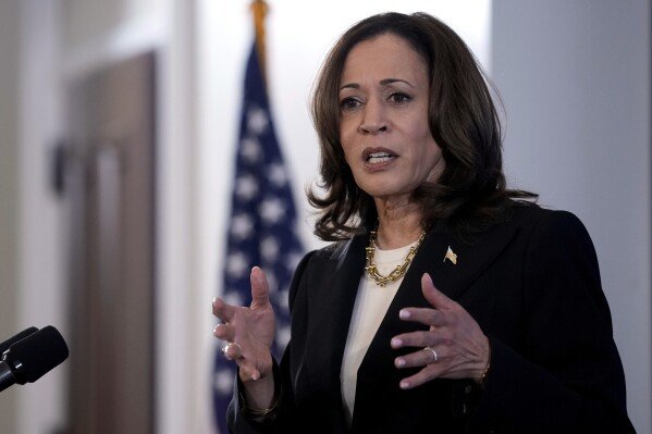 She’s the sitting vice president. She’s the candidate of change. How Harris is having it both ways