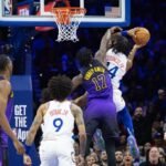 76ers pull away after Lakers' Anthony Davis (abdomen) exits